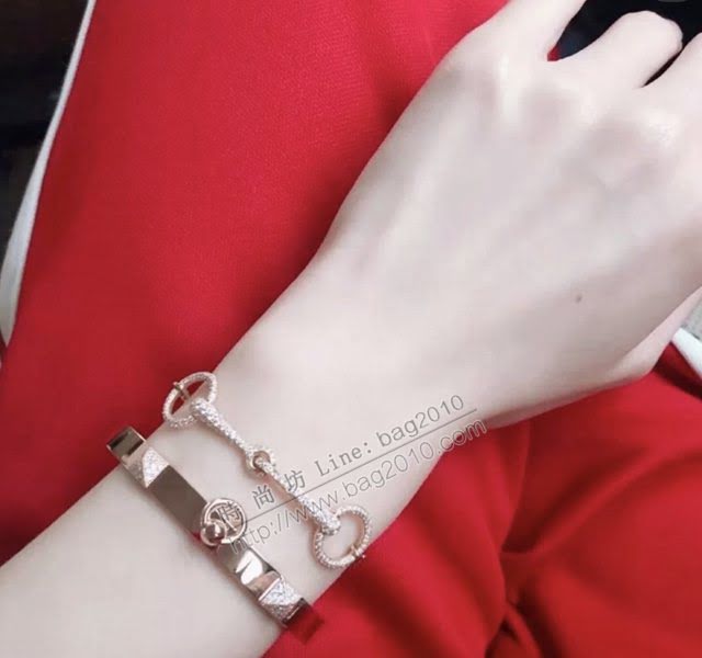 Hermes首飾品 愛馬仕925純銀女士項鏈 Hermes雙環時尚大牌套裝 手鏈 項鏈  zgh1511
